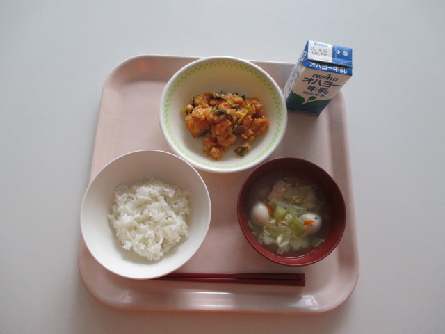 ご飯 牛乳 鮭のチリソース和え ａｂｃマカロニスープ 岡山県立東備支援学校